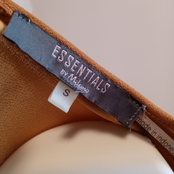 NWOT essentials by Milano orange/mustard work top - Picture 2 of 3